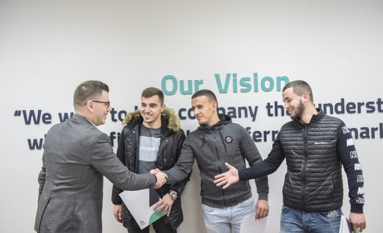 Albchrome jep bursa për tre studentë nga Bulqiza që zgjedhin Gjeologji-Minierat në Tiranë