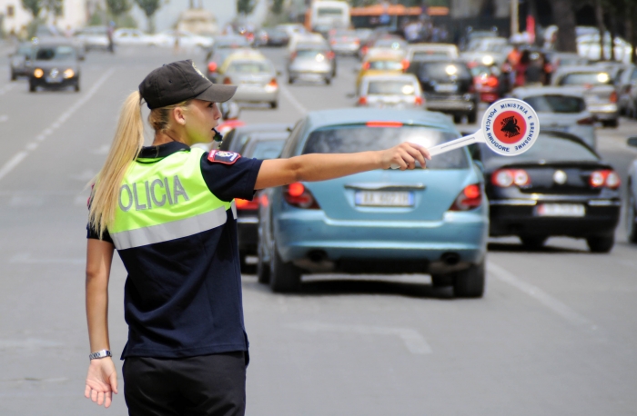POLICIA APEL SHOFERËVE PËR NATËN E NDËRRIMIT TË VITEVE/ Shmangni..