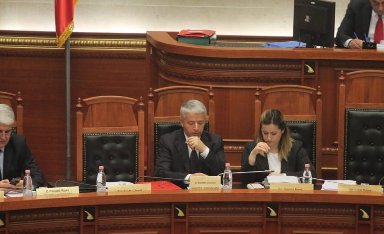 KUVENDI/ Sandër Lleshaj për herë të parë në parlament si ministër i Brendshëm