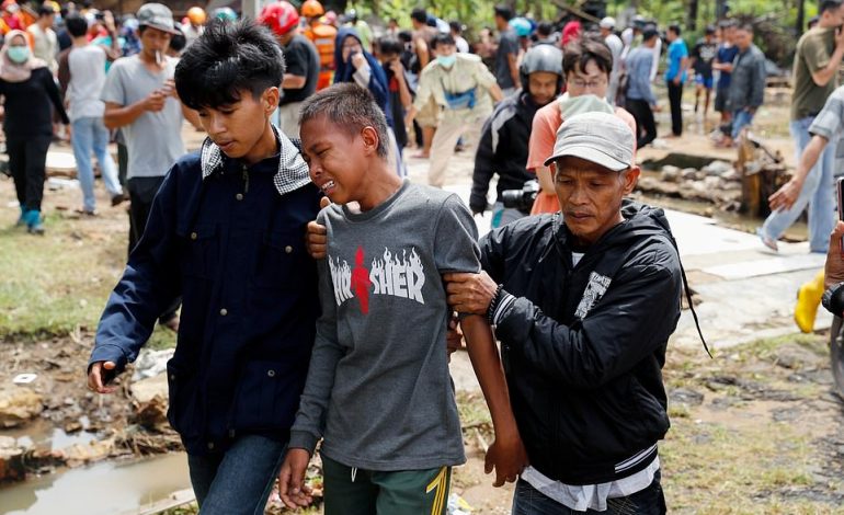 INDONEZI/ Rëndohet bilanci i VIKTIMAVE, paralajmërim për tjetër cunam