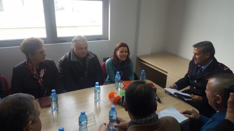 GRUEVSKI U LARGUA NGA SHQIPËRIA/ Felaj: Çështja po hetohet!