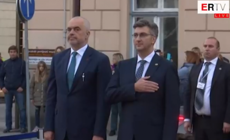 HIMNI SHQIPTAR NË ZAGREB/ Rama pritet me truproja nderi në Kroaci