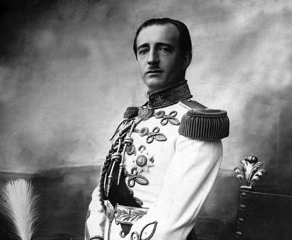 PARIS-SOIR/ Mbreti Zog: “Froni nuk është kolltuk”