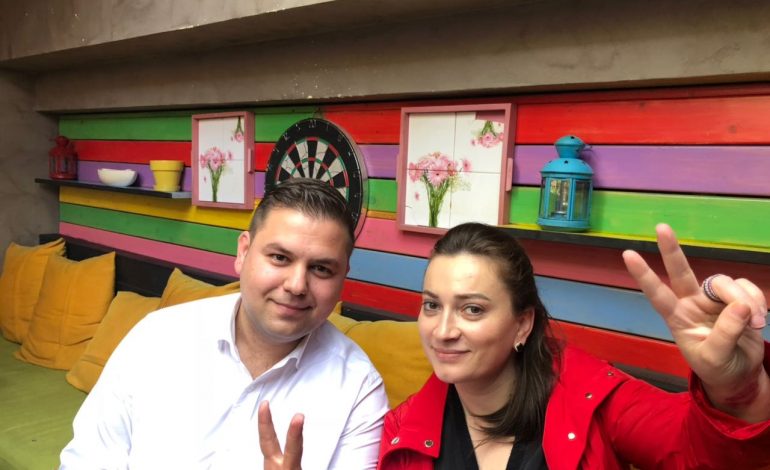 SKANDALI/ Këshilltarja e LSI porosi Kejdit: Studentët të rrinë tërë natën te Kryeministria. Ta marri vesh ai B*… (BISEDAT)
