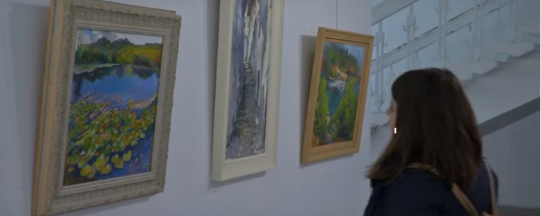 EKSPOZITA “PELIN AIR” BËN BASHKË 13 PIKTORË/ Sefedin Stafa: “Galeria e Arteve” është vendi ynë…(VIDEO)