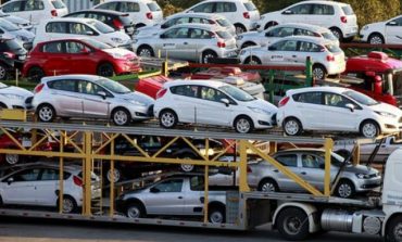 Importi i makinave, rekord historik/ Tregtarët mbushën parkingjet gjatë Nëntorit