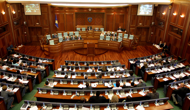 KA VETËM…/ Njihuni me deputeten më të “varfër” të parlamentit (FOTO)