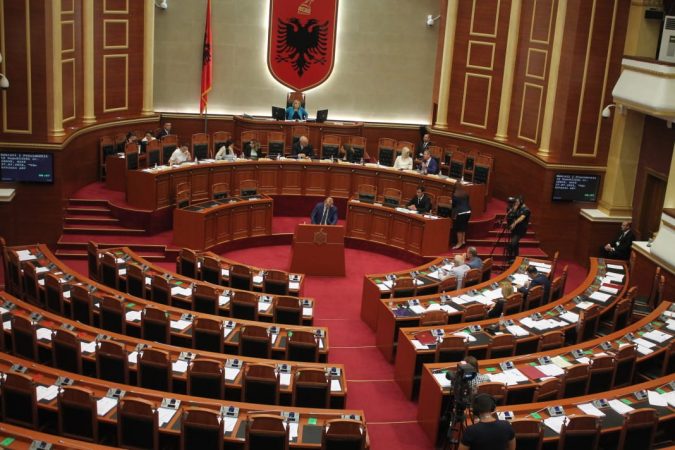 CAKTOHET DATA/ Kuvendi hedh më 7 dhjetor shortin për KED