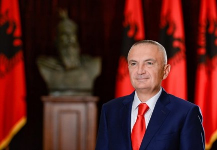 DITA BOTËRORE KUNDËR HIV/AIDS/ Mesazhi i Metës: Edukim e ndërgjegjësim