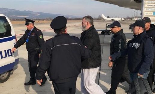 VRASJA QË TRONDITI TIRANËN NË ’98/ FBI-ja arrestoi vrasësin shqiptar pas 22 vitesh…