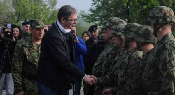 KRIJIMI I USHTRISË SË KOSOVËS/ Vuçiç “vizitë të jashtëzakonshme” në kufi me Kosovën