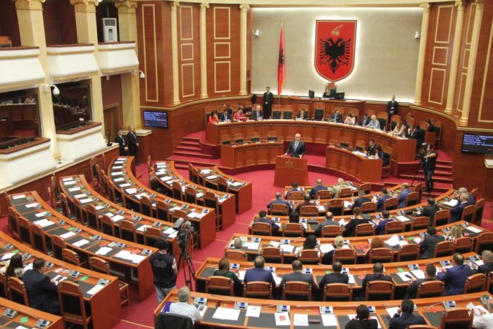 THIRRJET DHE FJALORI/ Vendimet që mori Byroja e Kuvendit për Berishën dhe Bashën