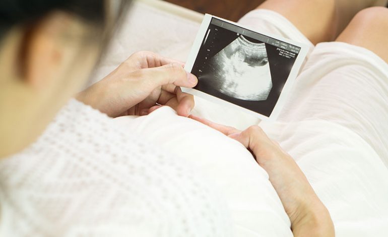 “Aborti i mrekullisë”/ Gruaja zbuloi kancerin e rrallë pasi humbi fëmijën e parë