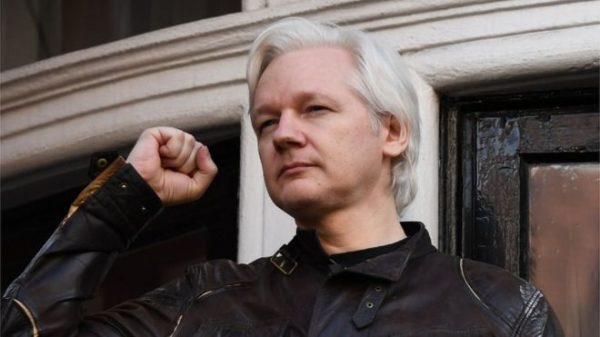 ISH-DREJTUESI I “WikiLeaks”/ Ekuadori: Assange mund të largohet nga ambasada në Londër