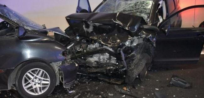 AKSIDENT I RËNDË NË ELBASAN/ Përplasen “kokë më kokë” dy automjete, plagoset…