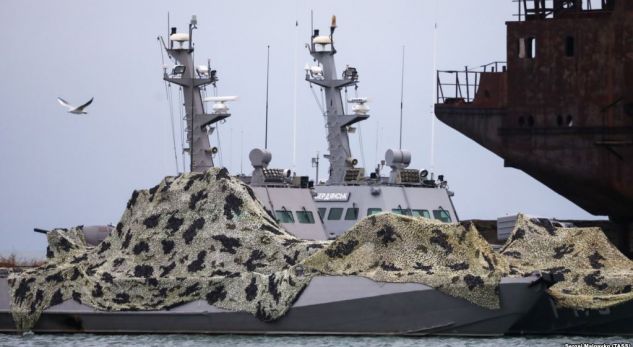 “GATI PËR LUFTË”/ Rusia refuzon thirrjet e Francës dhe Gjermanisë për lirimin e marinarëve ukrainasë