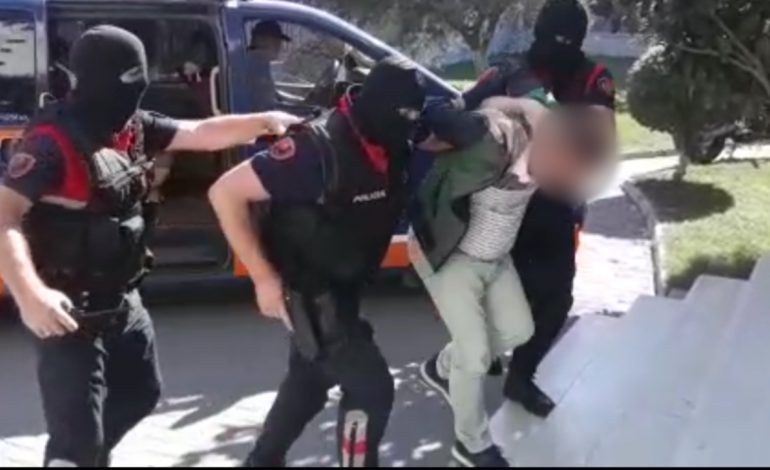 GRUSHTA 2 POLICËVE/ Kapen dy të “FORTËT” e Durrësit. Ishin duke… (EMRAT)