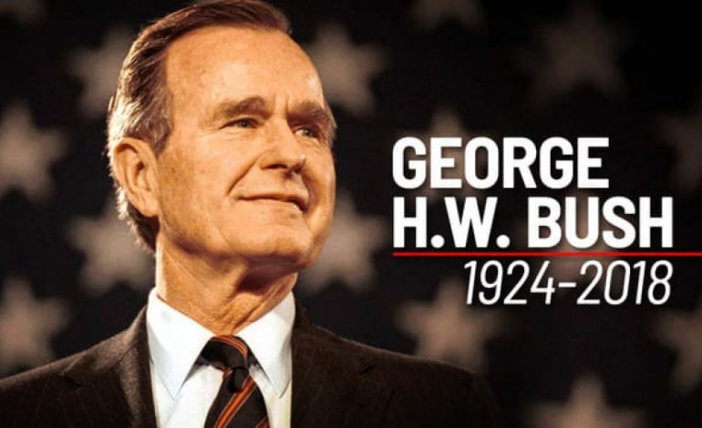 NË NDER TË GEORGE H.W BUSH/ Presidenca ul flamurin në gjysmështizë