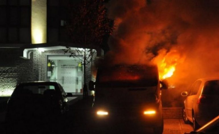 BANORËT NË ALARM/ Zjarr në një apartament në Korçë. Dyshohet se… (VIDEO)