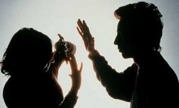 KËRCET DHUNA NË FAMILJE/ 20-vjeçarja nga Pogradeci rrihet nga burri. Kërkon URDHËR MBROJTJE nga..