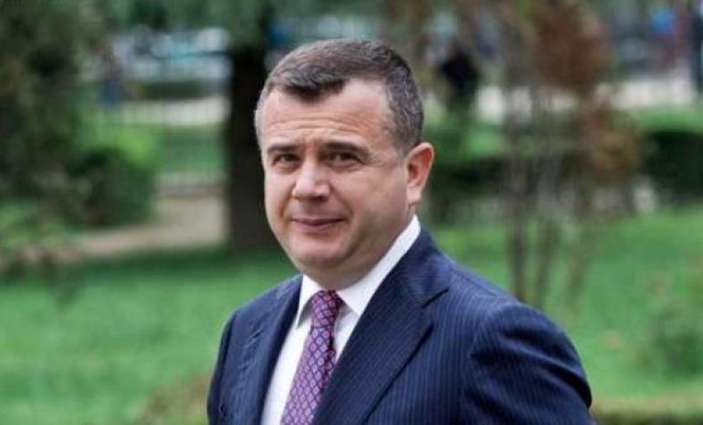 8 PIKAT/ Balla: PO! Parlamenti mund te mblidhet neser me Kryeministrin dhe studentet