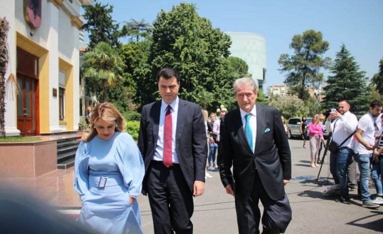 NGA “VIJA E KUQE” TEK “MANDATET ME GJAK”/ Dy fytyrat e PD-së për fundin e bojkotit