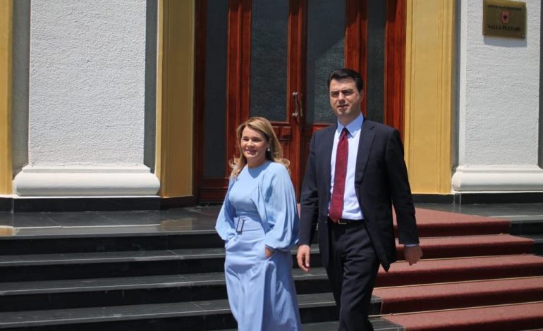 “AJO PO KRIJON NJË…”/ PD: Monika Kryemadhi po bën diversion me Erion Veliajn