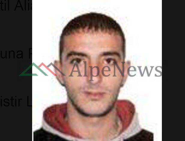 “QËLLOI ME GRUSHT POLICEN”/ Kush është i “SHUMËKËRKUARI” Bledar Zefi i cili u arrestua, me qëllim… (FOTO)