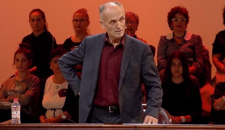 GRUAJA I KËRKON FALJE LIVE/ Burri: Kush është ai që do… (VIDEO)