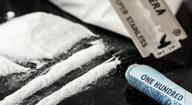 “SI FUNKSIONON RRJETI”/ Mediat italiane: Shpërndarësit e drogës rekrutohen në Shqipëri çdo tre muaj