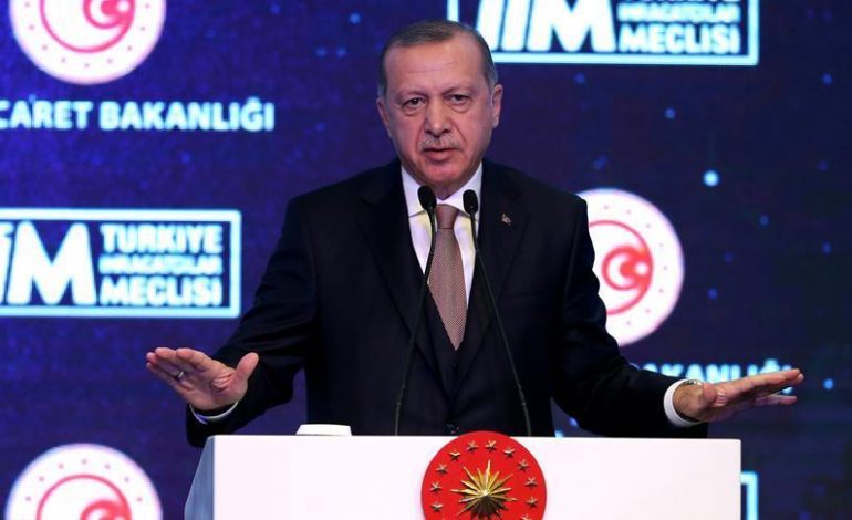 LUFTA/ Turqia shton tanket dhe trupat në Siri, Erdogan nis zbatimin e planit