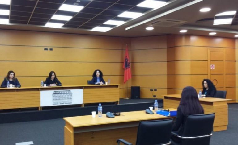 “JANË BËRË HETIME PËR…”/ Tre denoncime nga qytetarët vënë në vështirësi kryeprokuroren e Beratit