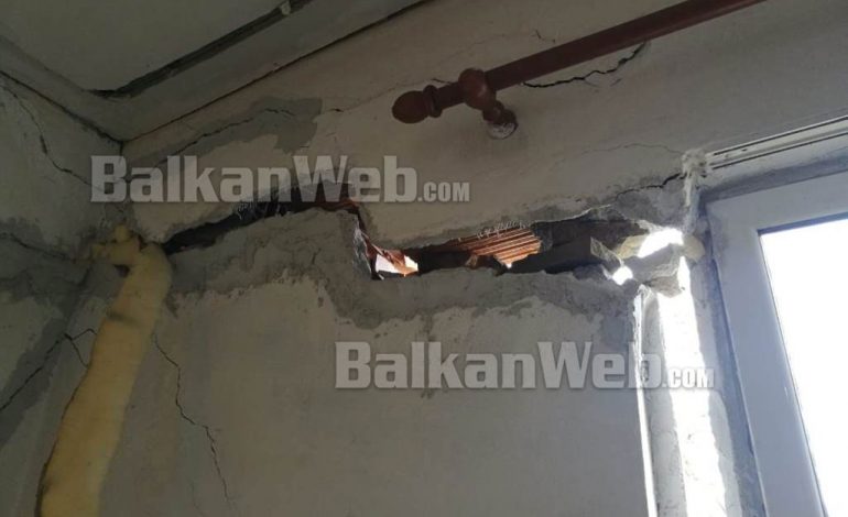 “MUND TË SHËMBEN NGA ÇASTI NË ÇAST”/ Fshati në Gramsh që rrezikon të zhduket