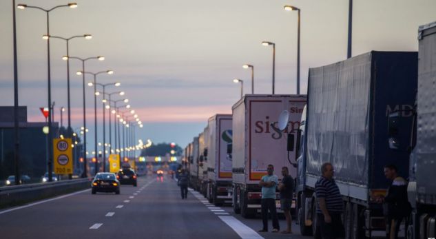 DIALOGU/ Taksa e re do t’i shkaktojë Serbisë 40 mln euro humbje në muaj