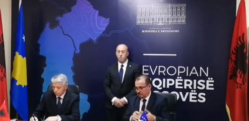 MARRËVESHJA/ Hiqen kontrollet e dyfishta në kufirin Shqipëri-Kosovë, përgjysmohet koha e pritjes