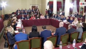 MBLEDHJA E GRUPIT TË PS/ Rama vërejtje ministrave: Shkoni në komisione si MONA në dasmë
