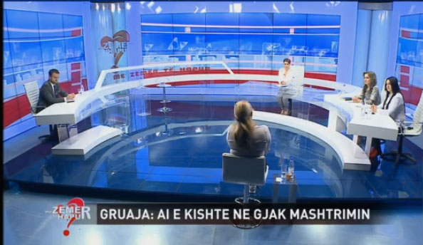 “I VRAS FËMIJËT DHE TI NUK I MERR”/ Ish-bashkëshortët PËRPLASEN live për PENSIONIN