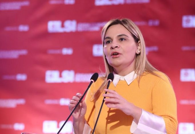 TAKIMET/ Monika Kryemadhi: Shqipërisë i ka rënë një sëmundje më e keqe se murtaja e kolera, politikanët kanë punuar mbrapsht këto 27 vjet