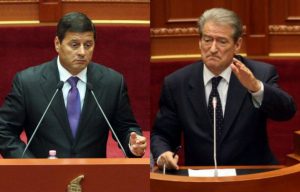 “MOS NDY GOJËN ME FESTËN TONË”/ Ndreu i kthehet Berishës: Krishtlindjet janë festë e paqes e jo festë rrugaçësh