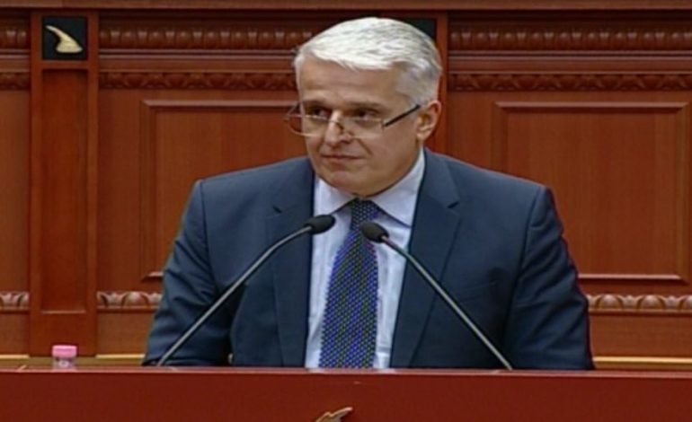 KUVEND/ Thirrja e Majkos për opozitën: Ejani të merremi me studentët, ata janë shpëtimi ynë