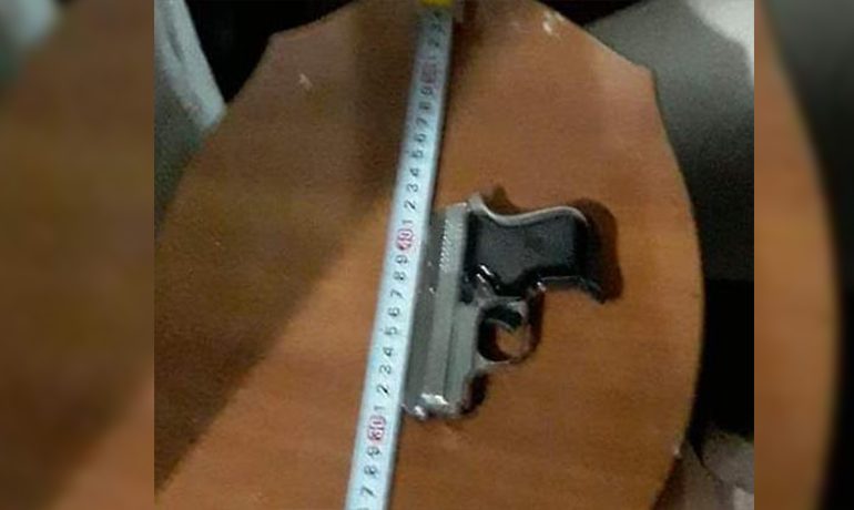 NDODH NË SHKODËR/ 40-vjeçari VETËPLAGOSET në banesë me pistoletën që e kishte pa leje