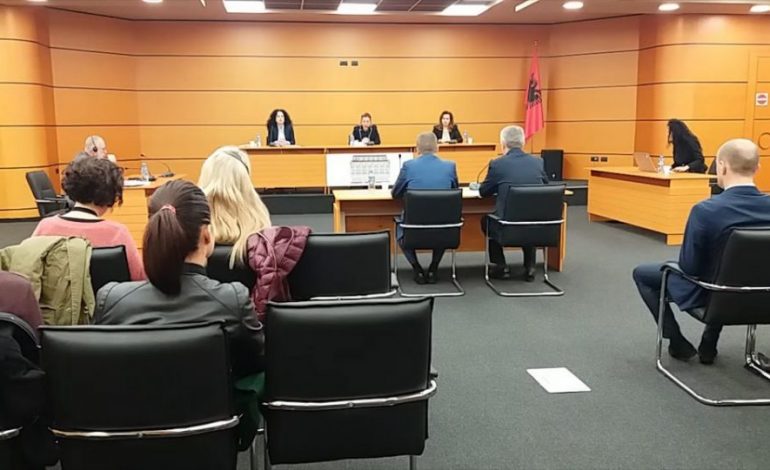 “SHKOLLIMI I VAJZAVE DHE ARREDIMI”/ Gjyqtarit të Apelit të Tiranës “nuk i dalin” llogaritë