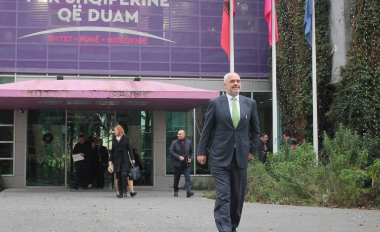 “SALINJVE DHE KADRINJVE ME GISHT NË GOJË”/ Rama u përgjigjet kritikëve të ndryshimeve më qeveri