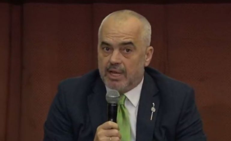 TAKIMI ME STUDENTËT DHE PEDAGOGËT/ Rama flet për tarifat: Përgjysmim edhe atyre me 4 e 5, por me afat deri…