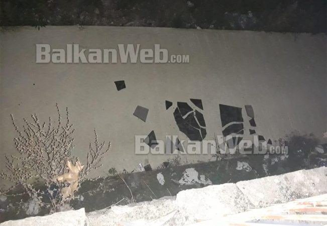 TRAZIRA NË FINIQ/ Griset flamuri grek dhe thyhet memoriali i minoritarit. Policia… (PAMJET)