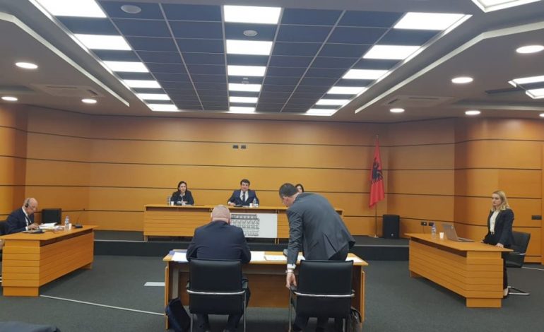 MARRËDHËNIA ME VËLLAIN DHE DYSHIMI PËR GRUAN/ Kryegjyqtari i Pukës “zihet” ngushtë pas…
