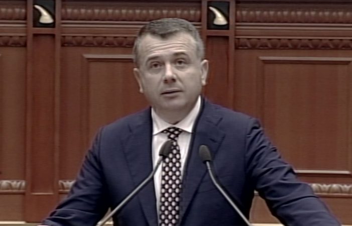 TENSIONET NË KUVEND/ PS kërkesë për përjashtimin e Lulzim Bashës