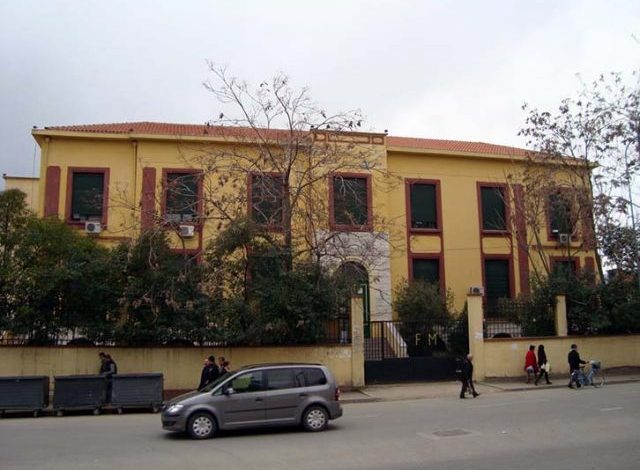 “QËLLIMI U ARRIT”/ Edhe studentët e Universitetit të Mjekësisë në Tiranë deklarojnë ndërprerjen e protestës