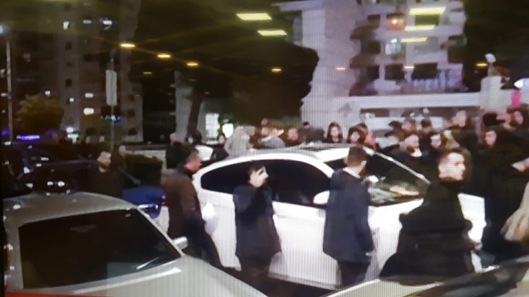 “TE ZOGU I ZI”/ Urdhëri për FRPD dhe policët bashkiakë Kamëz: Provokoni Policinë, duhet dhunë