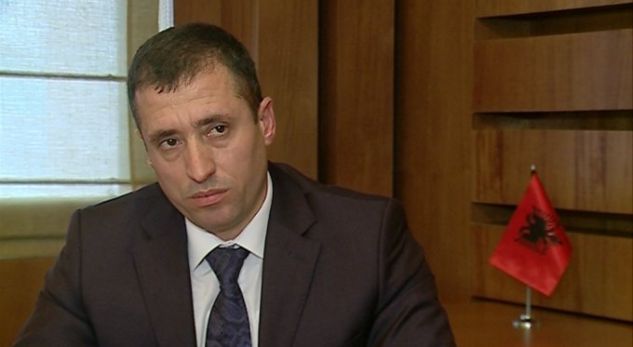 U DËNUA ME BURG PËR KORRUPSION/ Ish-drejtori i Përgjithshëm i Burgjeve kërkon dëmshpërblim